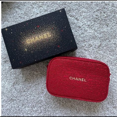 scatola chanel makeup|Chanel bag makeup.